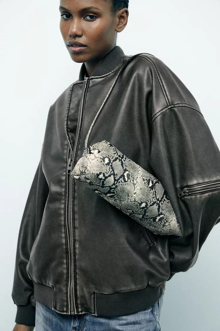 NB25-P03 Shoulder Bag (snake-print leather) product photo