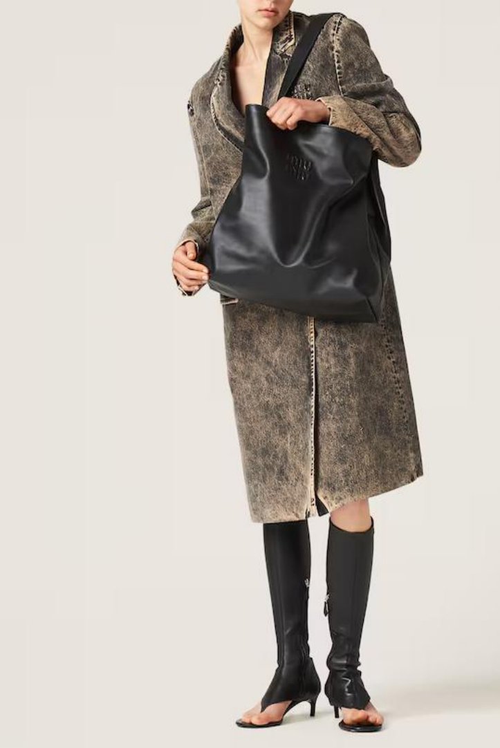 NB25-P08 Hobo Bag (leather) product photo