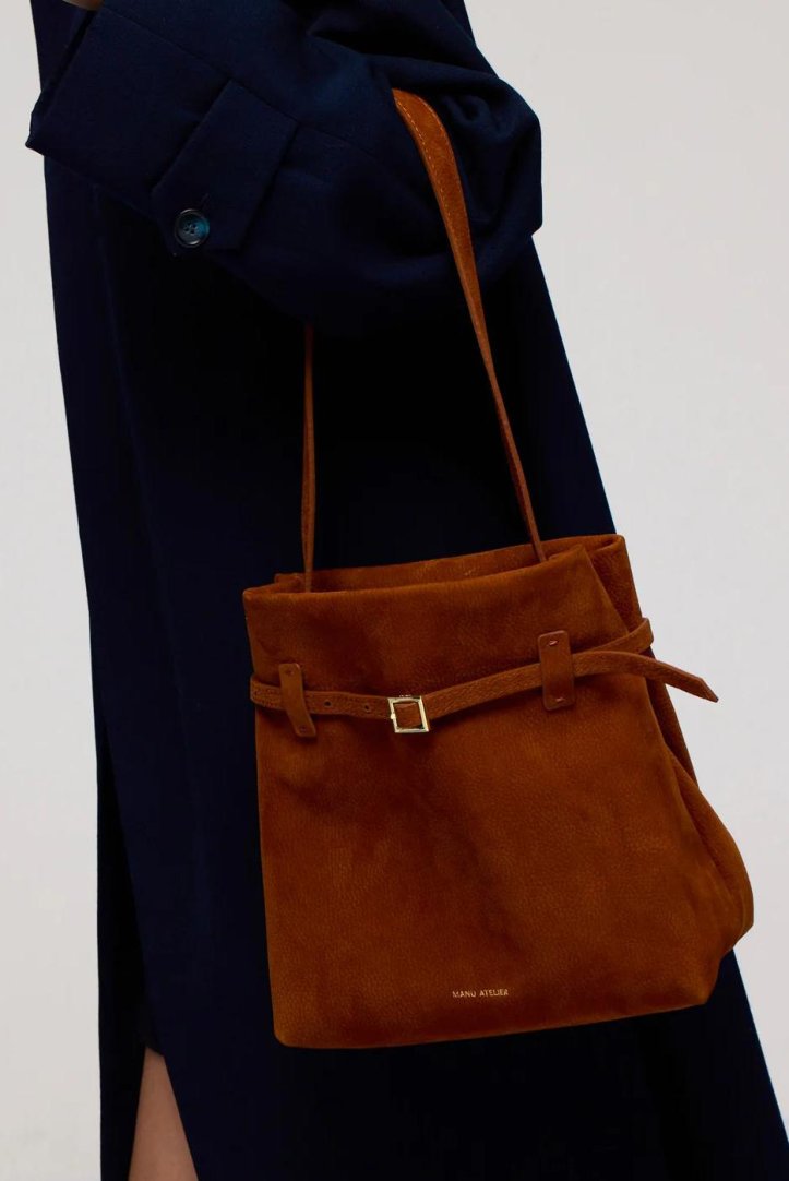 NB25-P16 Bucket Bag (suede)