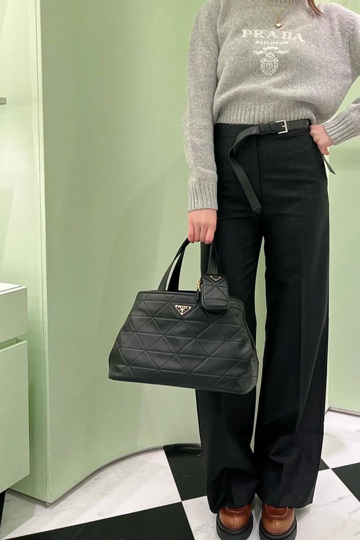 NB25-P35 Tote Bag (leather) product photo