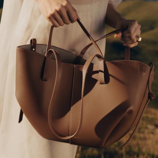 NB25-P49 Tote Bag (leather) catalogue view 2