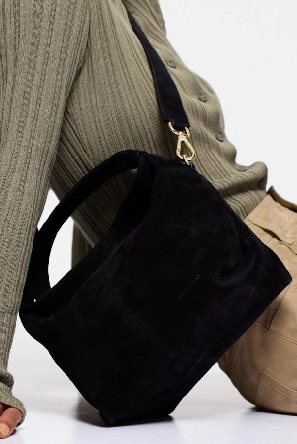 NB25-P15 Bucket Bag (suede) catalog reference